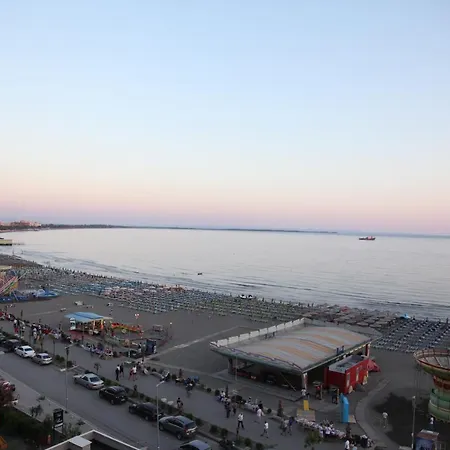 Shengjini -twin Towers- Hotel