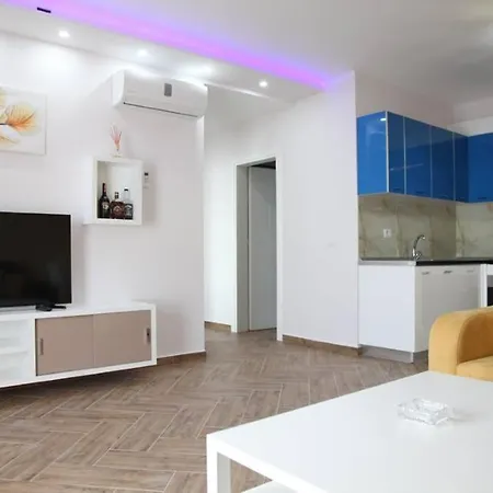 Shengjini -twin Towers- Hotell 4*